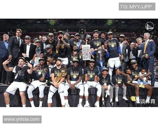 全明星闪耀赛场：聚焦NBA顶级球员的激烈对决与精彩瞬间